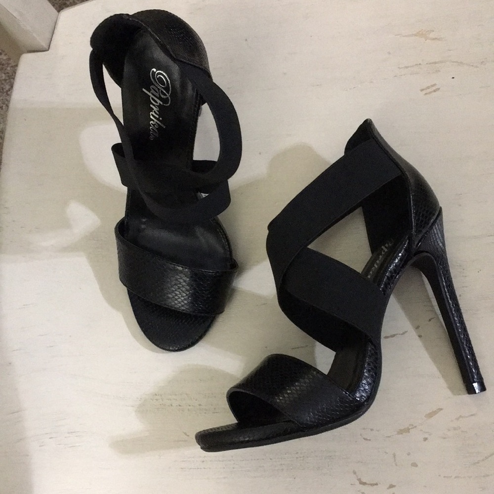 Paprika heels